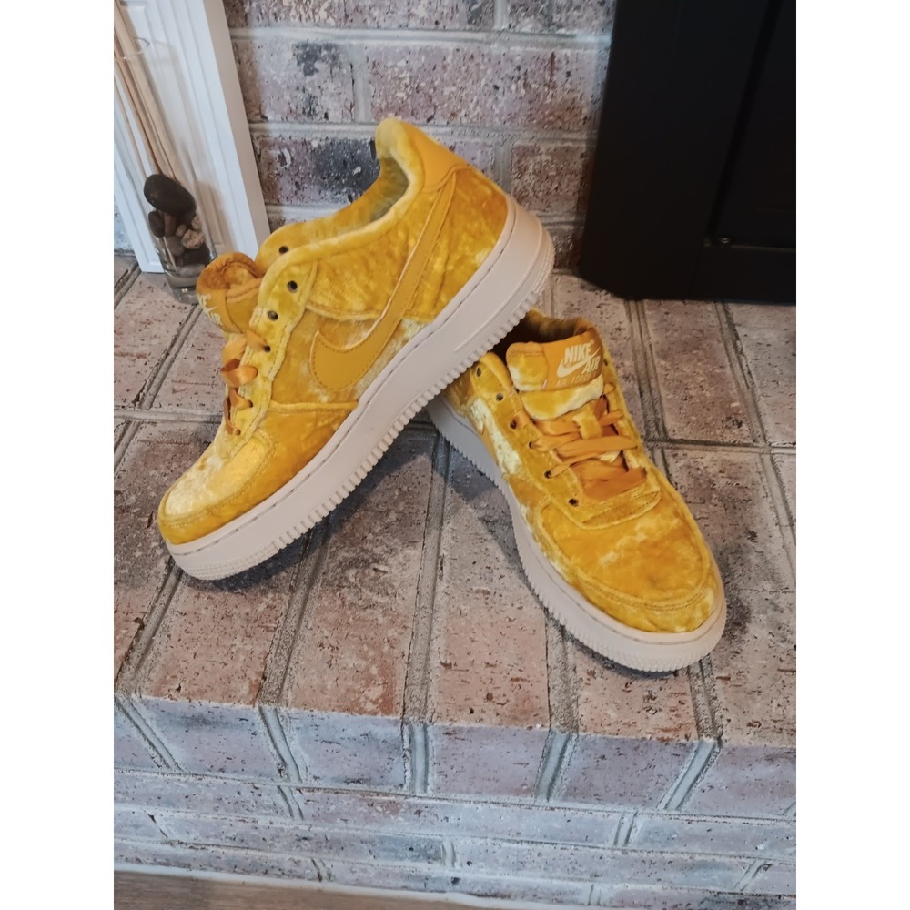 Nike Air Force 1 LV8 GS Mineral Gold Velvet Youth 5.5 849345-700